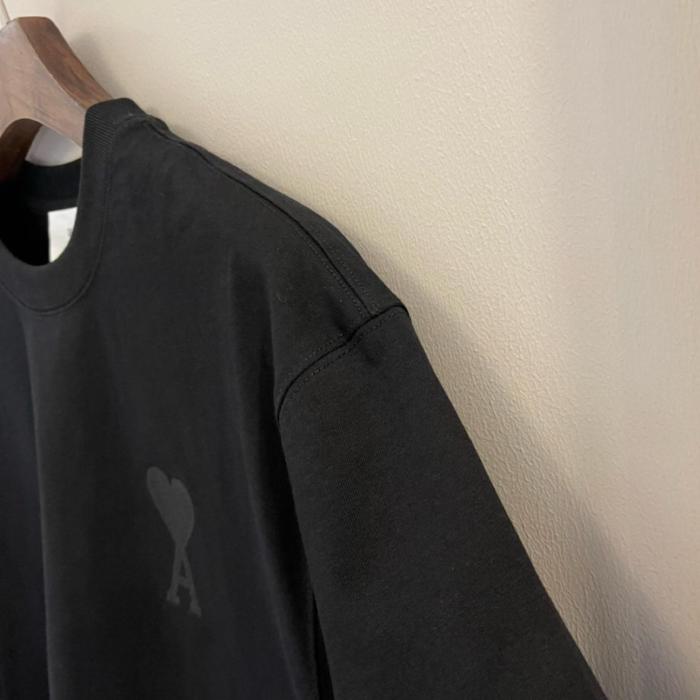 Clothes AMI PARIS E24UTS025726-001 