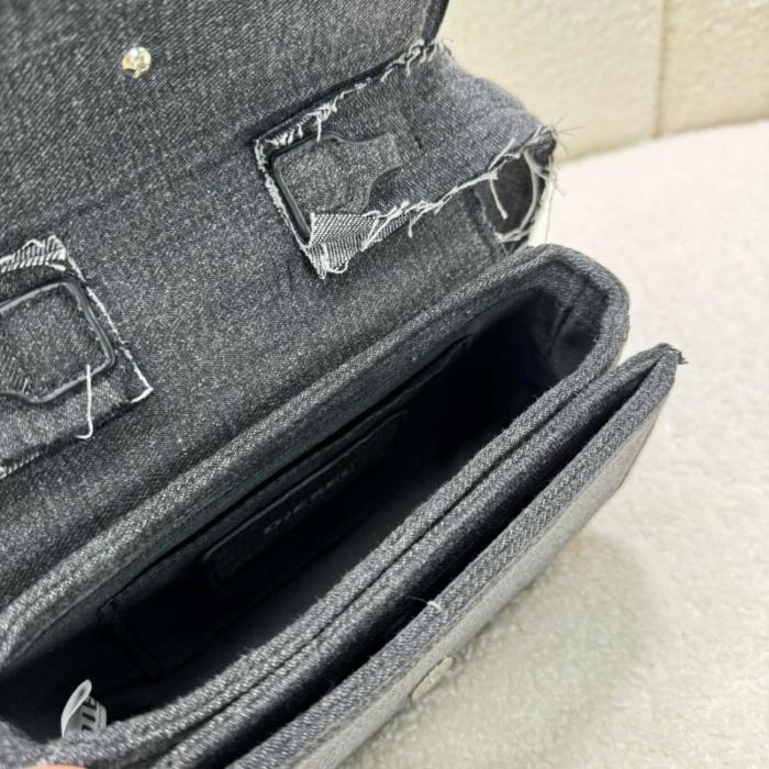 Handbag Diesel X08396P6319T8013 size 20.5*6.5*13.5 cm