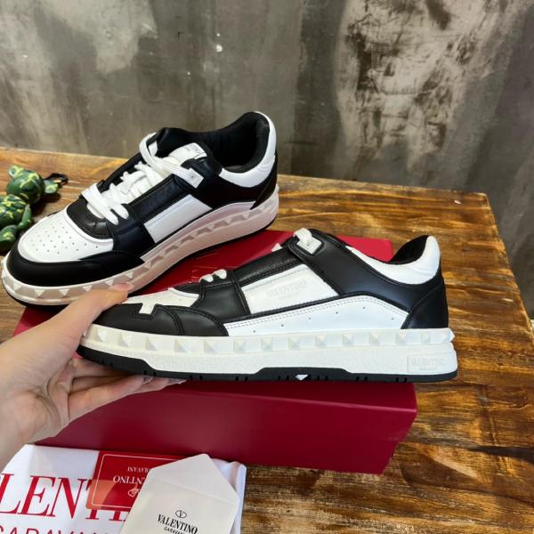 Valentino Garavani Freedots Low Top Sneakers 4Y2S0H43RDG0NI