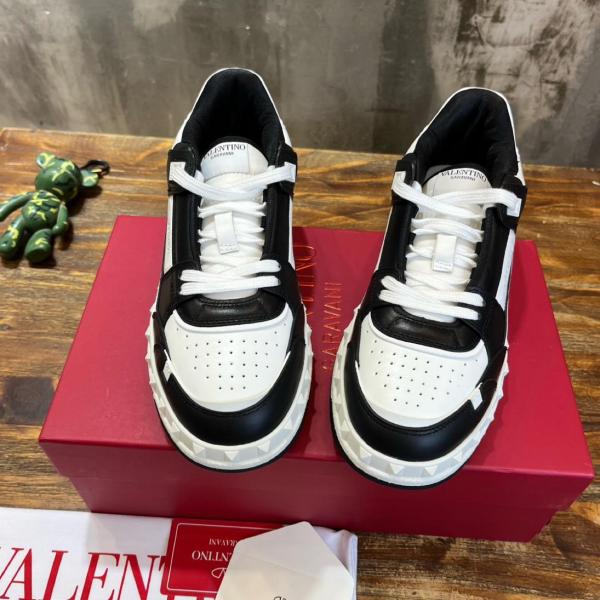 Valentino Garavani Freedots Low Top Sneakers 4Y2S0H43RDG0NI