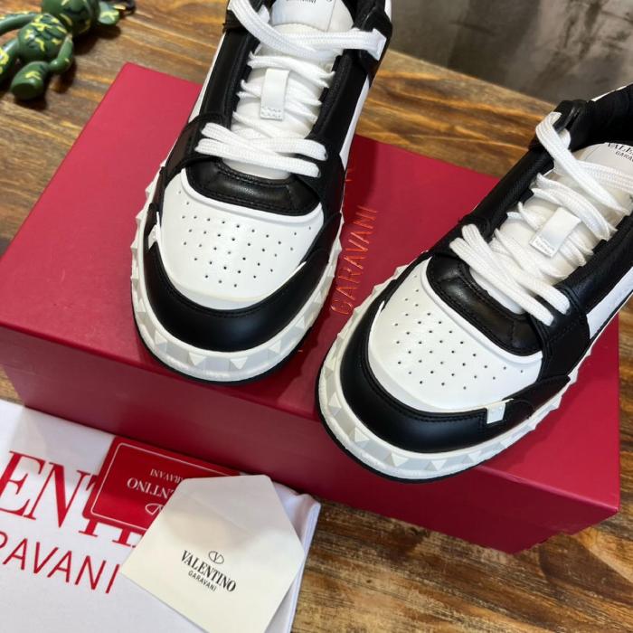 Valentino Garavani Freedots Low Top Sneakers 4Y2S0H43RDG0NI