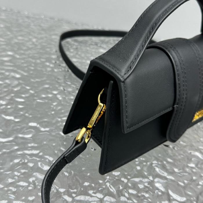 Handbags Jacquemus 213BA06-213-300990 small size 17.5*9 cm