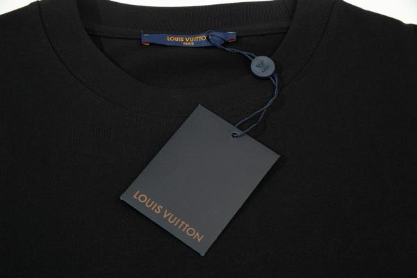 LOUIS VUITTON Full Logo Print Gradient Round Neck Short Sleeve T-shirt Men's Black 1A89Z0