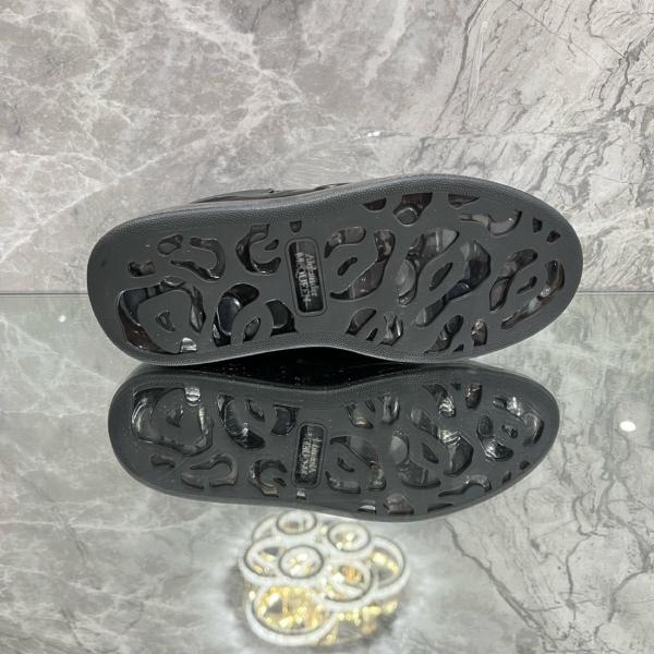 Alexander McQueen Oversized Black Lux Gloss 682398W4RY11073