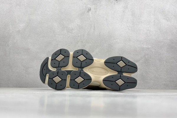 New Balance 9060 Driftwood Castlerock