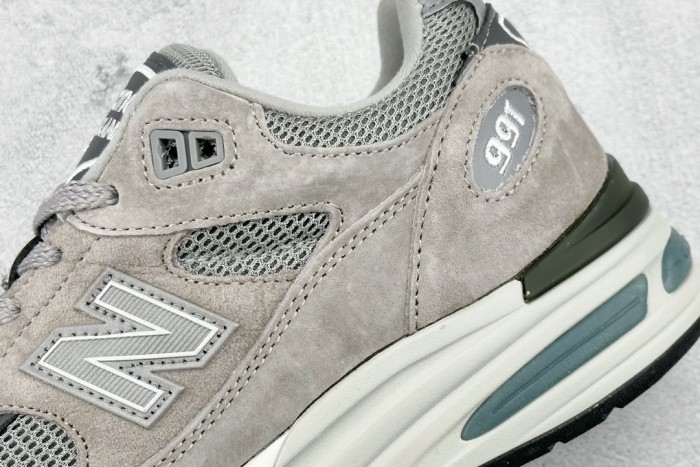 New Balance 991v2 MiUK Rock Ridge Grey