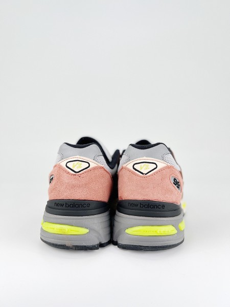 New Balance 991v2 MiUK Rosewood