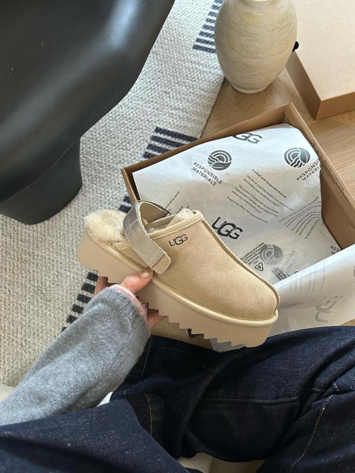 UGG Lanah Clog Chestnut Women's Sand