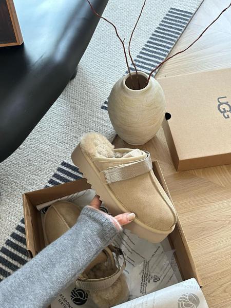 UGG Lanah Clog Chestnut Women's Sand