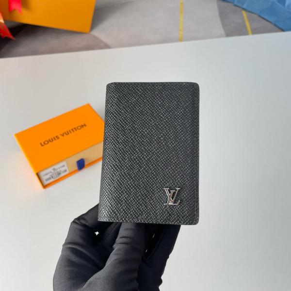 LOUIS VUITTON Wallets M30283 size 8*11*1 cm