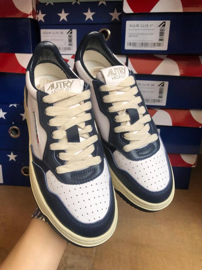 Autry Medalist Leather Low White Navy (Women's) AULM-WB04