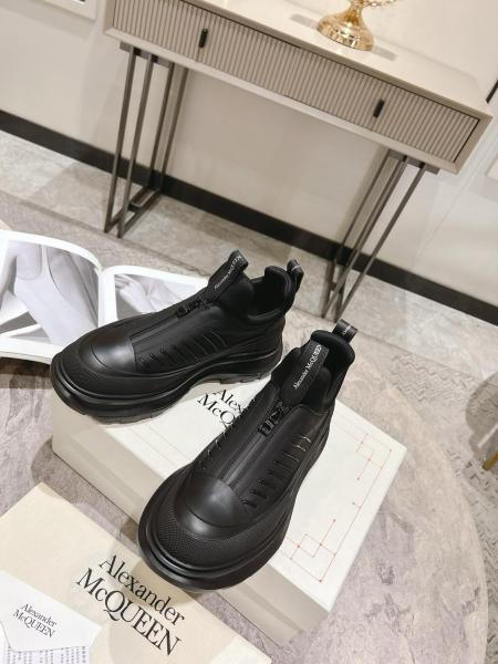 Alexander McQueen Tread Slick Zip Up Black