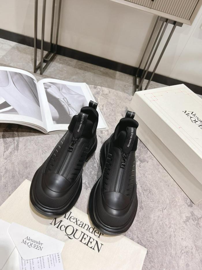 Alexander McQueen Tread Slick Zip Up Black