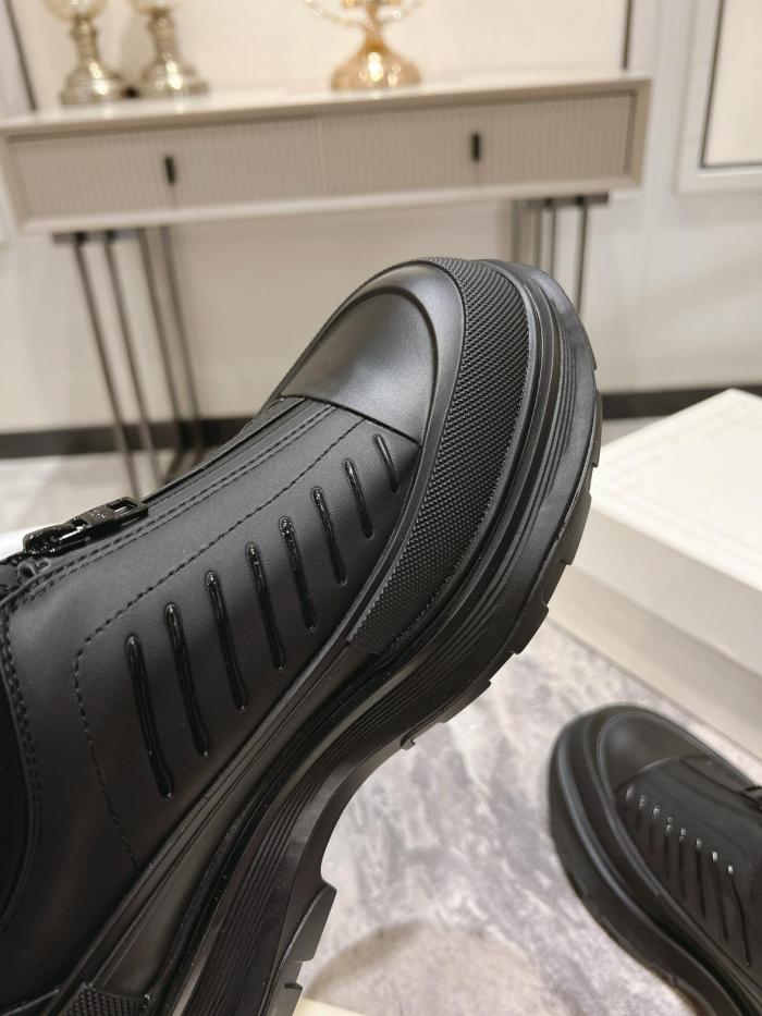 Alexander McQueen Tread Slick Zip Up Black