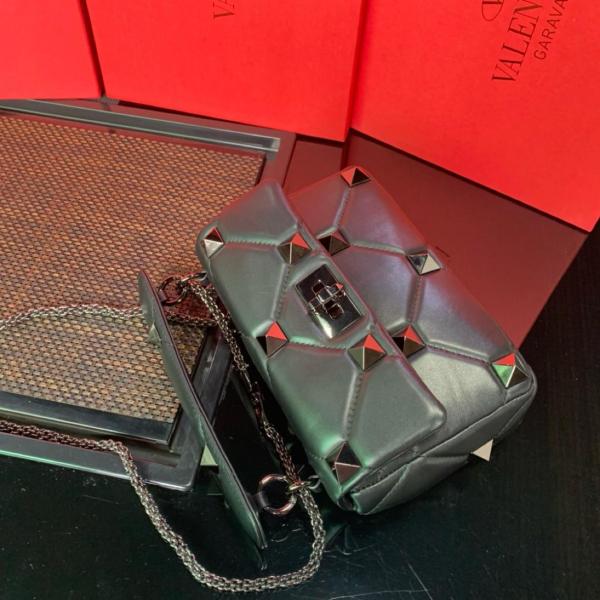 Valentino Roman Stud Sheepskin Handbag Crossbody Bag Shoulder Bag Medium Size Women's Black WW2B0I82LWB0NO size 25*10*16 cm