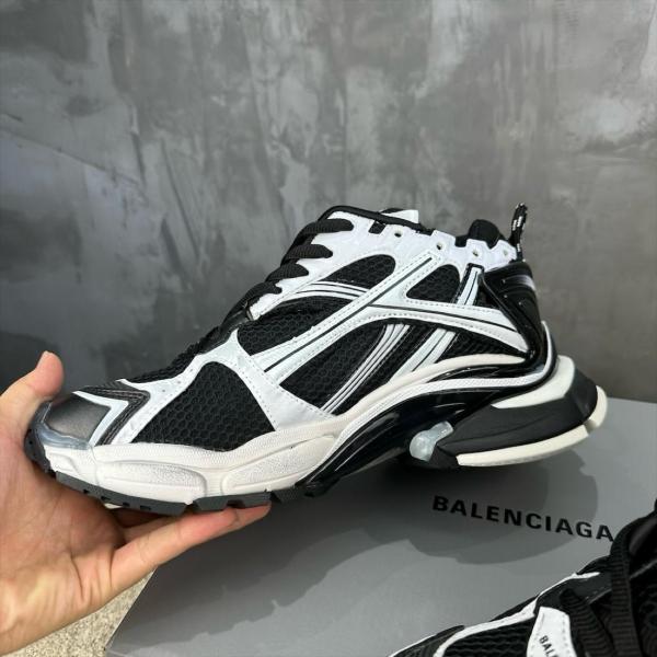 Balenciaga Runner Black White