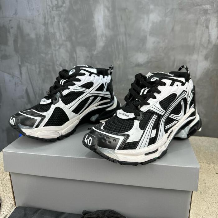 Balenciaga Runner Black White