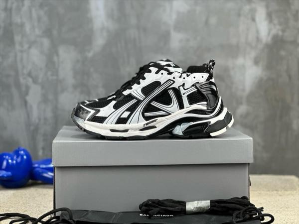 Balenciaga Runner Black White
