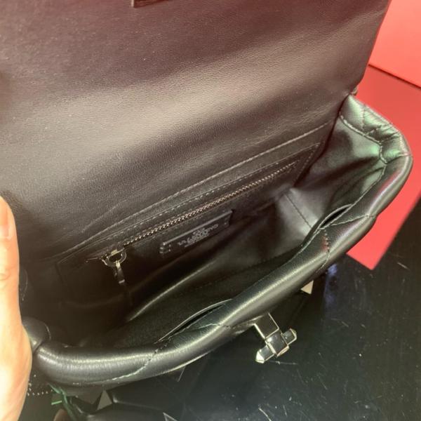 Valentino Roman Stud Sheepskin Handbag Crossbody Bag Shoulder Bag Medium Size Women's Black WW2B0I82LWB0NO size 25*10*16 cm