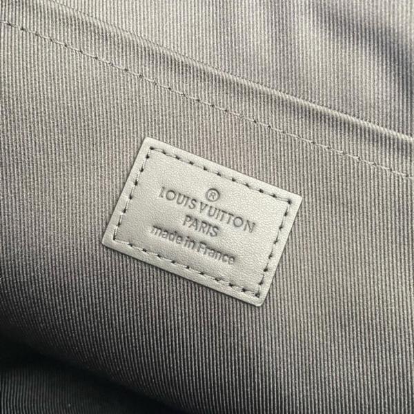 LOUIS VUITTON Leather Cow Leather Patchwork Trim Clutch Regular Men's Black M81570 size 30*1*21.5 cm