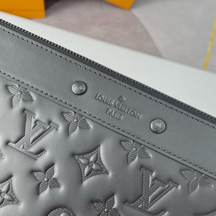 LOUIS VUITTON Leather Cow Leather Patchwork Trim Clutch Regular Men's Black M81570 size 30*1*21.5 cm