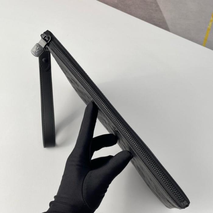 LOUIS VUITTON Leather Cow Leather Patchwork Trim Clutch Regular Men's Black M81570 size 30*1*21.5 cm