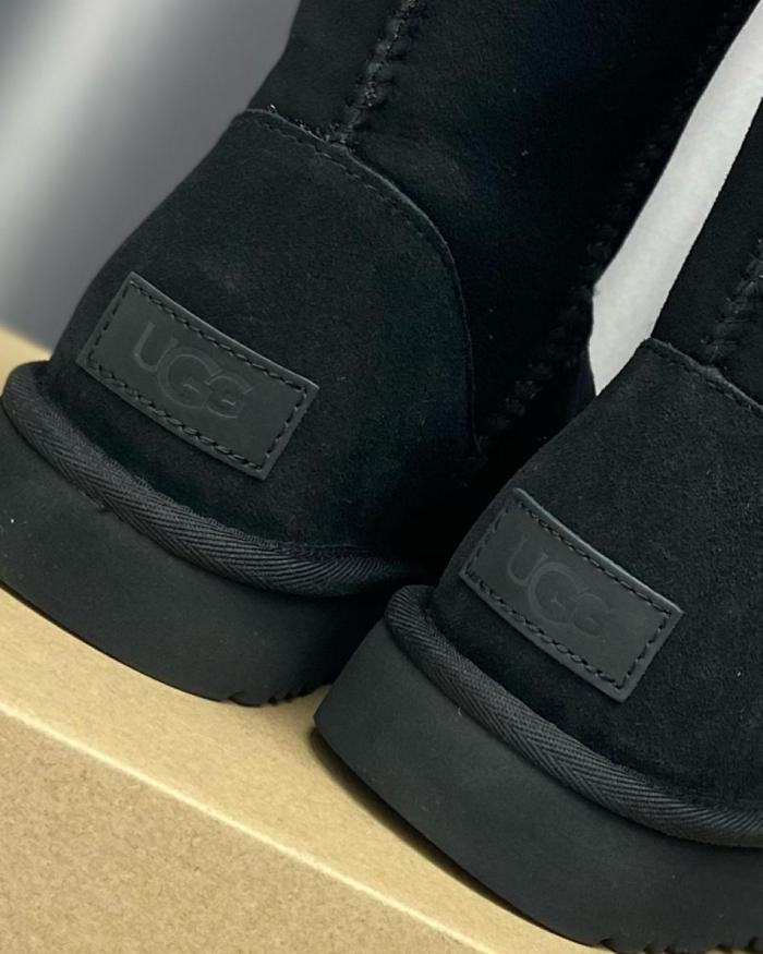 UGG Classic II Boot Black (Kids)