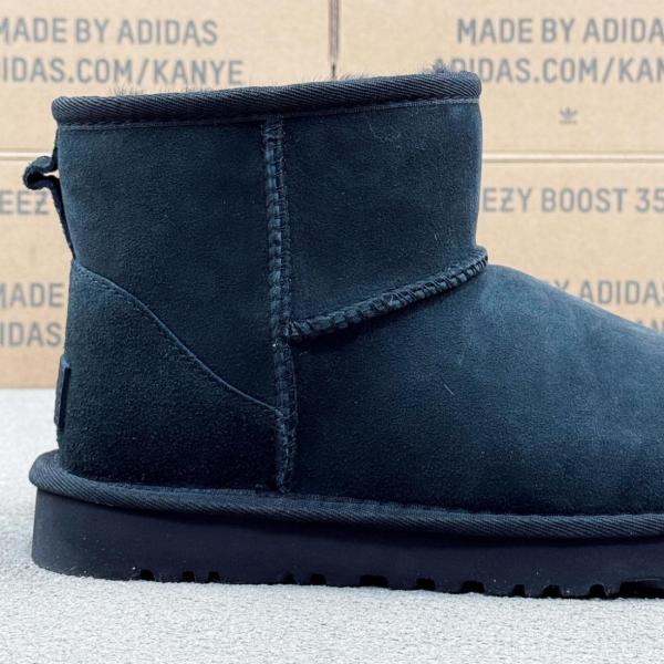 UGG Classic Mini Boot Black
