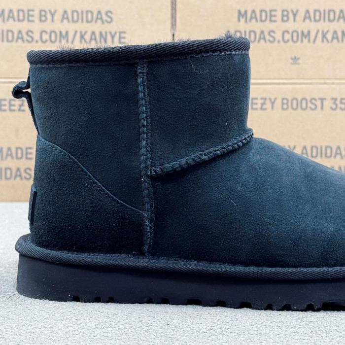 UGG Classic Mini Boot Black