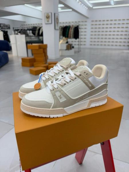 LOUIS VUITTON Trainer Low-Top Skateboard Shoes Unisex Light Green