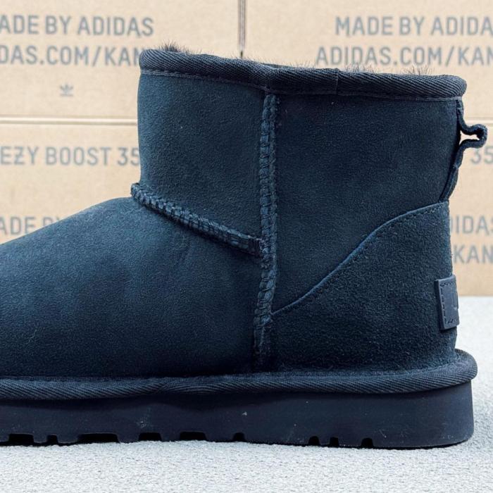 UGG Classic Mini Boot Black