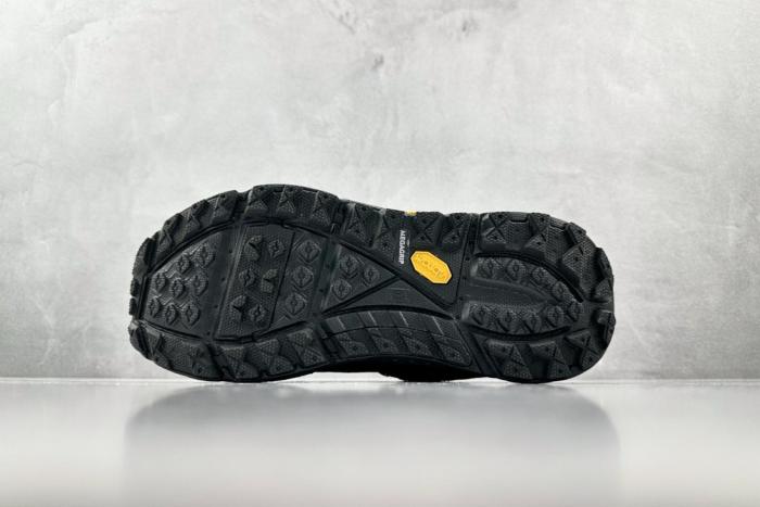Hoka One One Tor Ultra Low Engineered Garments Black