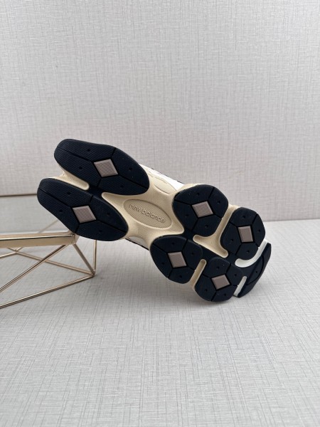 New Balance 9060 Emerging Brown