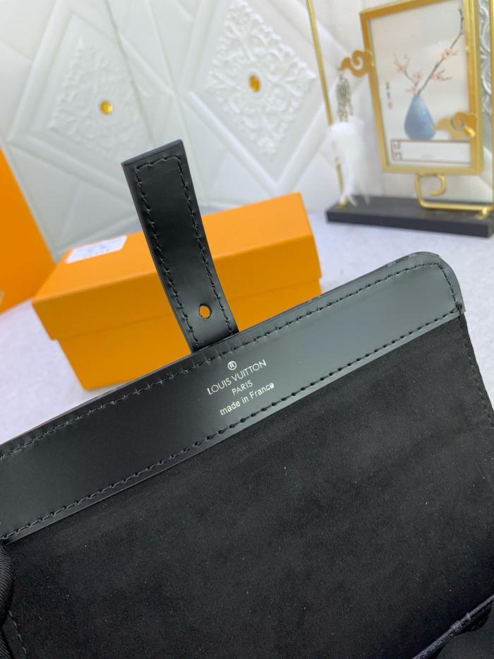 LOUIS VUITTON 3 Watch Case M43385 size 20*8*8 cm