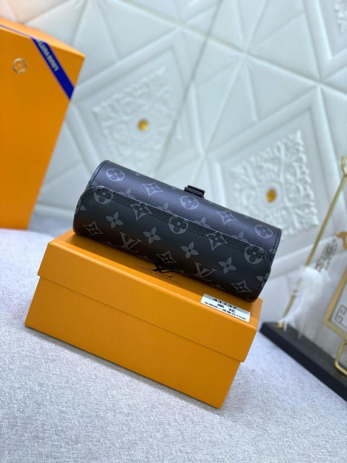 LOUIS VUITTON 3 Watch Case M43385 size 20*8*8 cm
