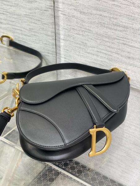 DIOR Saddle Embossed Textured Calfskin Saddle Bag Shoulder Bag Crossbody Bag Women's Black M0446CWVG-M900 size 25*6.5*20 cm