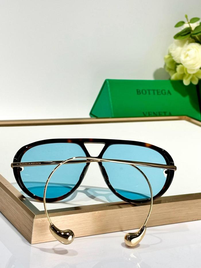 Bottega Veneta Pilot Frame Sunglasses