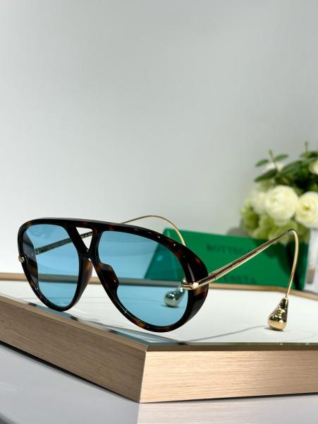 Bottega Veneta Pilot Frame Sunglasses