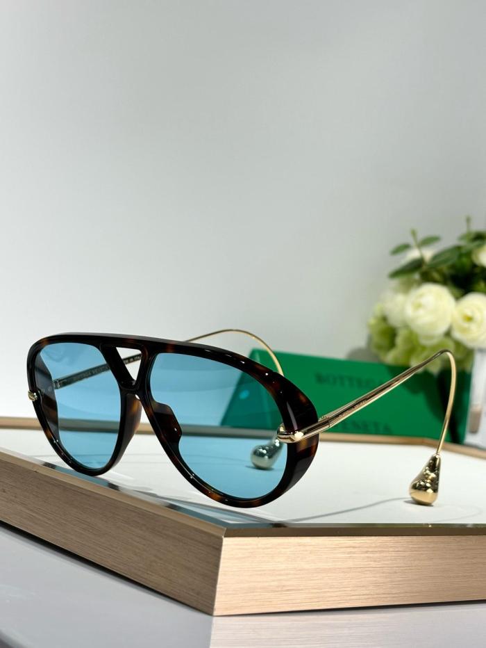 Bottega Veneta Pilot Frame Sunglasses
