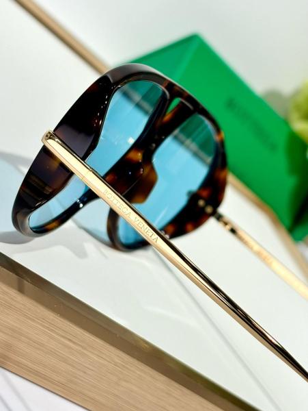 Bottega Veneta Pilot Frame Sunglasses