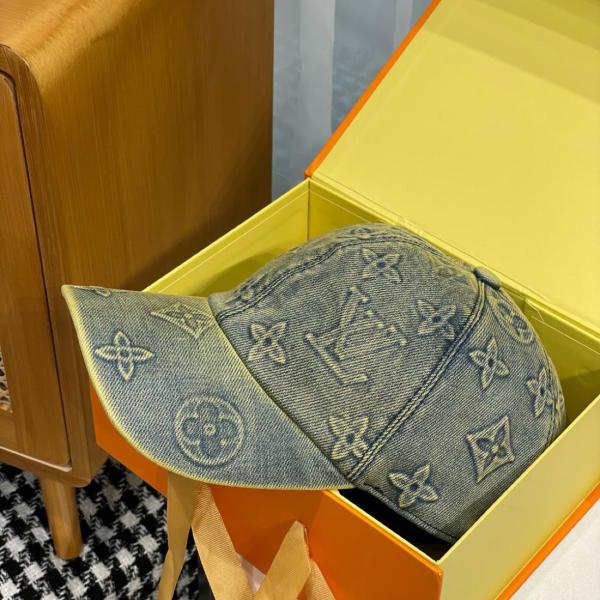 LOUIS VUITTON Monogram Washed Denim Cap
