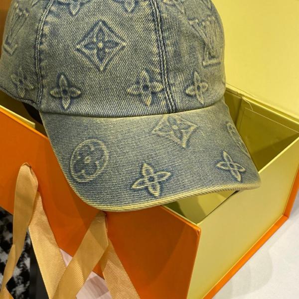 LOUIS VUITTON Monogram Washed Denim Cap
