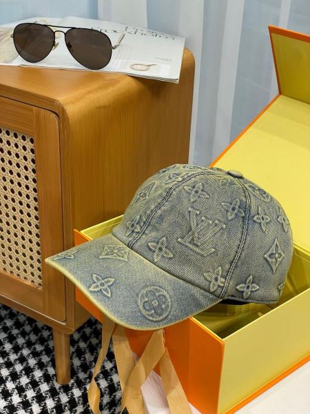 LOUIS VUITTON Monogram Washed Denim Cap
