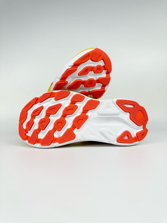 Hoka One One Clifton 9 Passion Fruit Maize