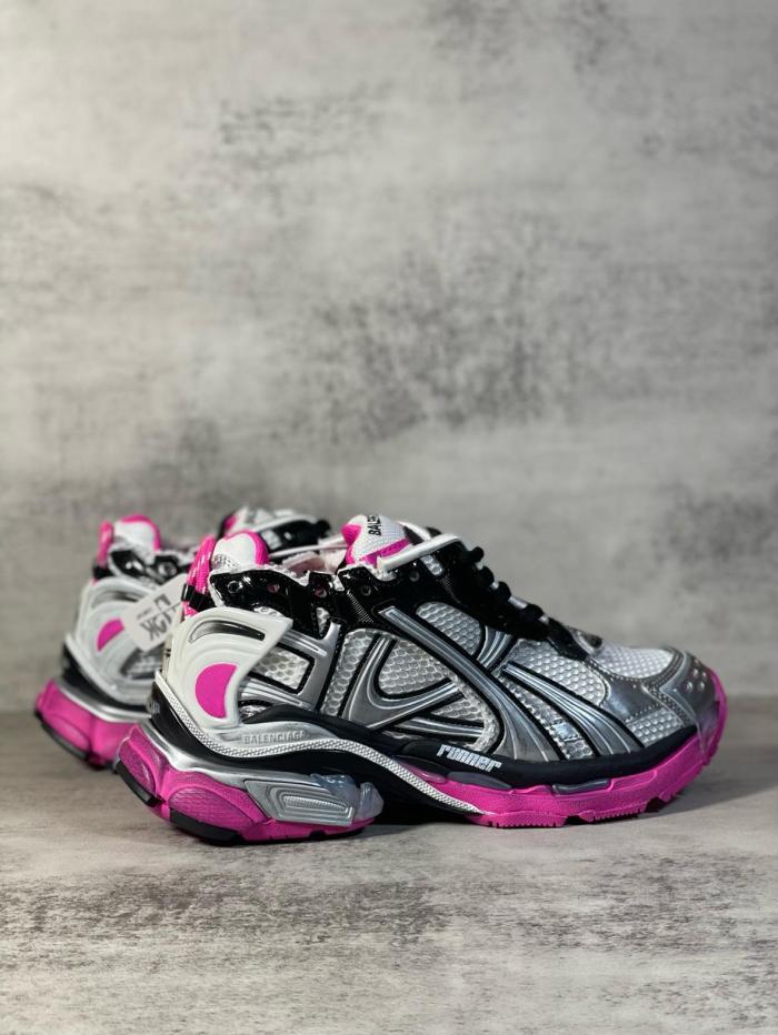Balenciaga Runner Sneaker in Silver/black/neon-pink