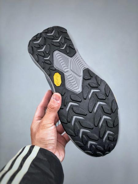 Hoka Oneone Transport Castlerock