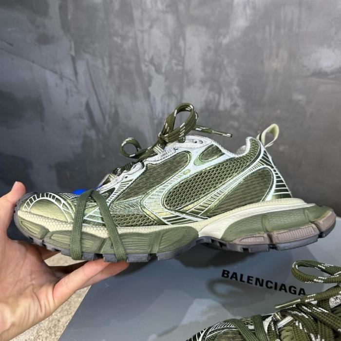 Balenciaga 3XL Dark Green Light Beige