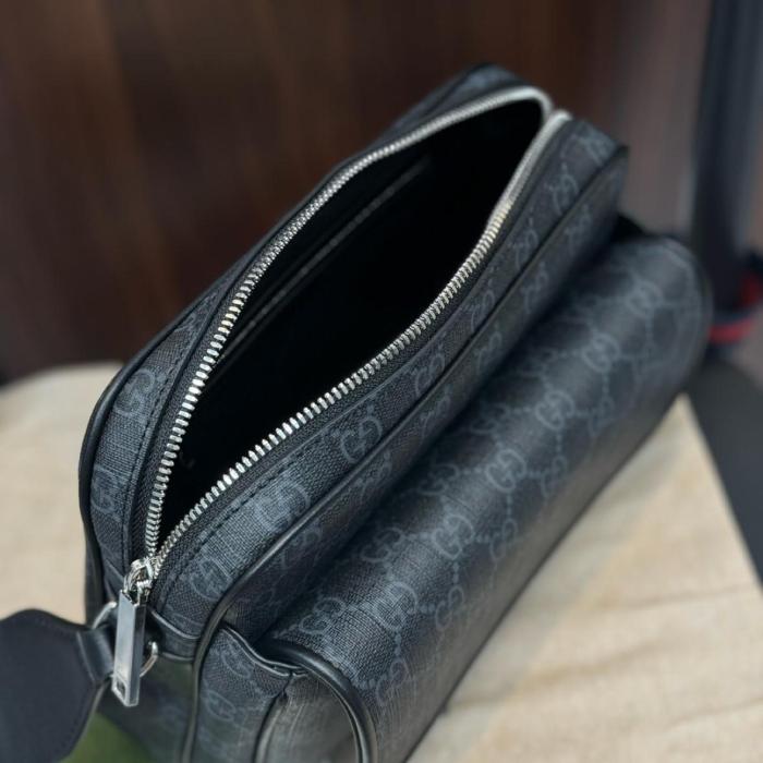 GUCCI GG Supreme Canvas With Leather Canvas Bag Shoulder Bag Crossbody Bag Small Size Men's Black 795479-FADJA-1042 size 23*12*18 cm  