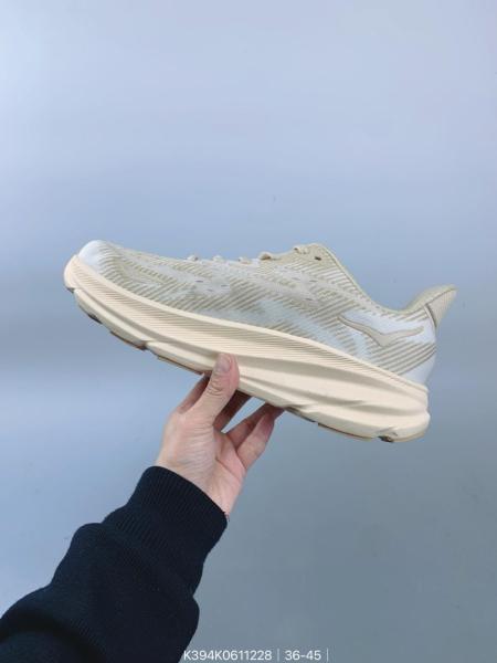 Hoka One One Clifton 9 Shifting Sand (Women's)