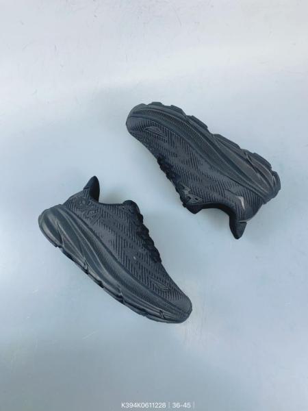 Hoka One One Clifton 9 Triple Black
